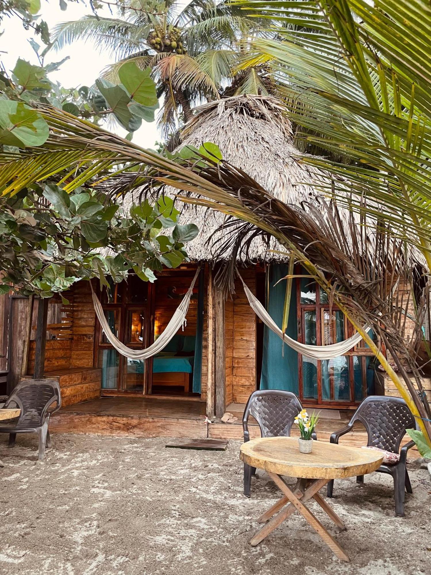 Chill And Surf Mendihuaca Hotel Guachaca Exterior photo